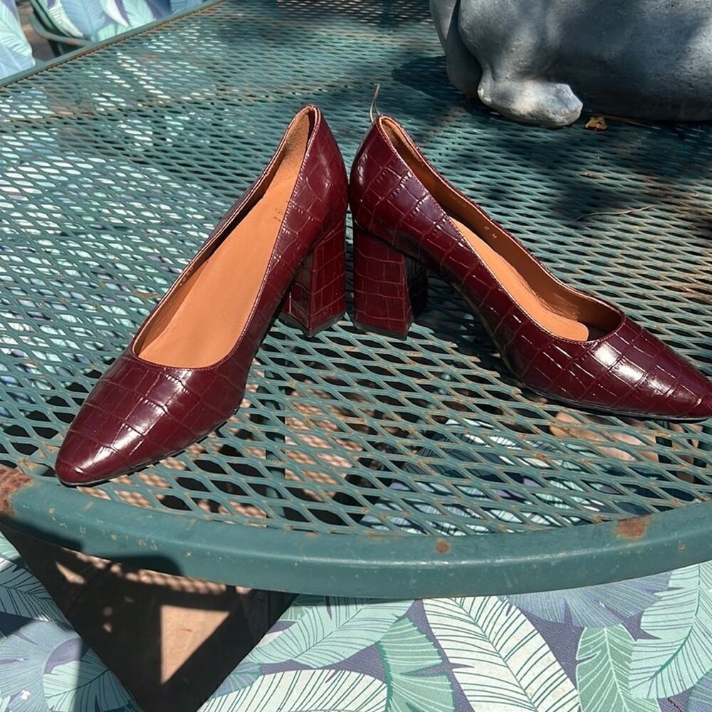 ▶️ Aquatalia ◀️ Maroon Embossed Leather Croc Pattern Pumps. 8 M - Picture 4 of 16